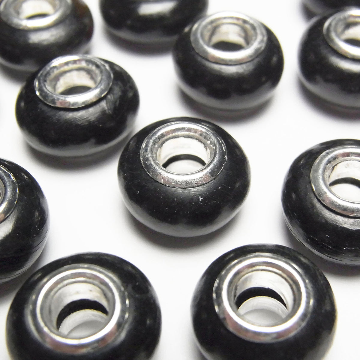 水牛角扁珠 14mm [5mm 孔] 黑色 5個