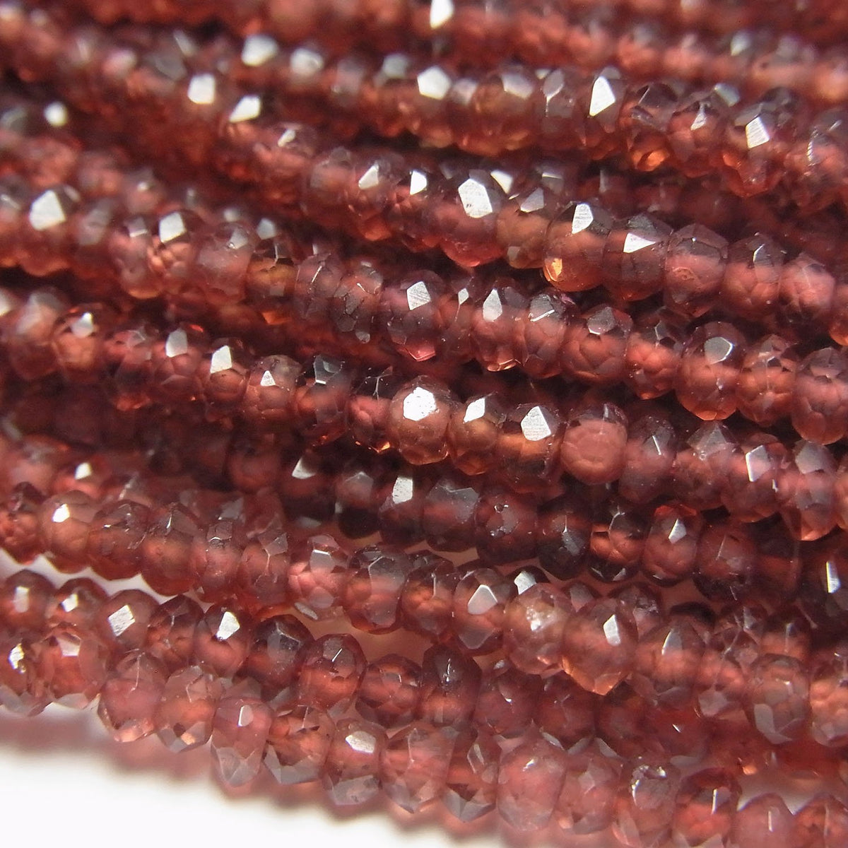 Grenat Inde AAA, facetté, bouton, rondelle, 1 rang de perles (env. 34 cm)