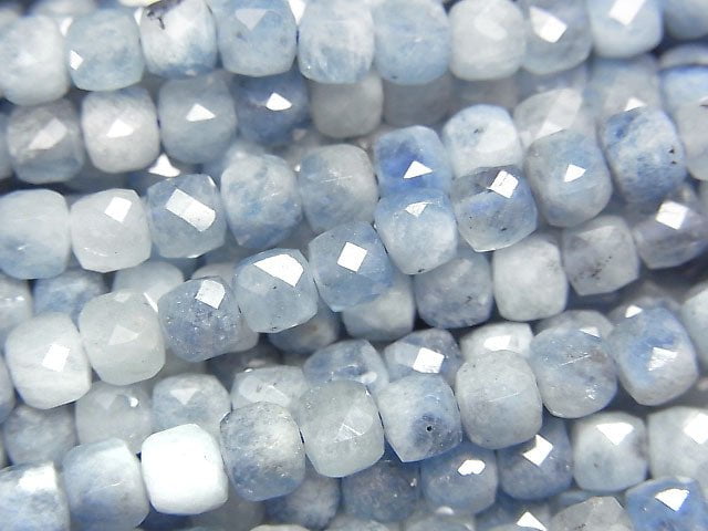 [Video] High Quality! Deep Blue Aquamarine AA++ Cube Shape 4x4x4mm 1strand beads (aprx.15inch / 36cm)