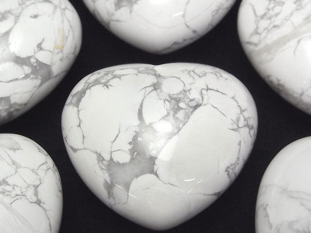 [Video] Howlite Magnesite Undrilled Heart 40x45mm 1pc