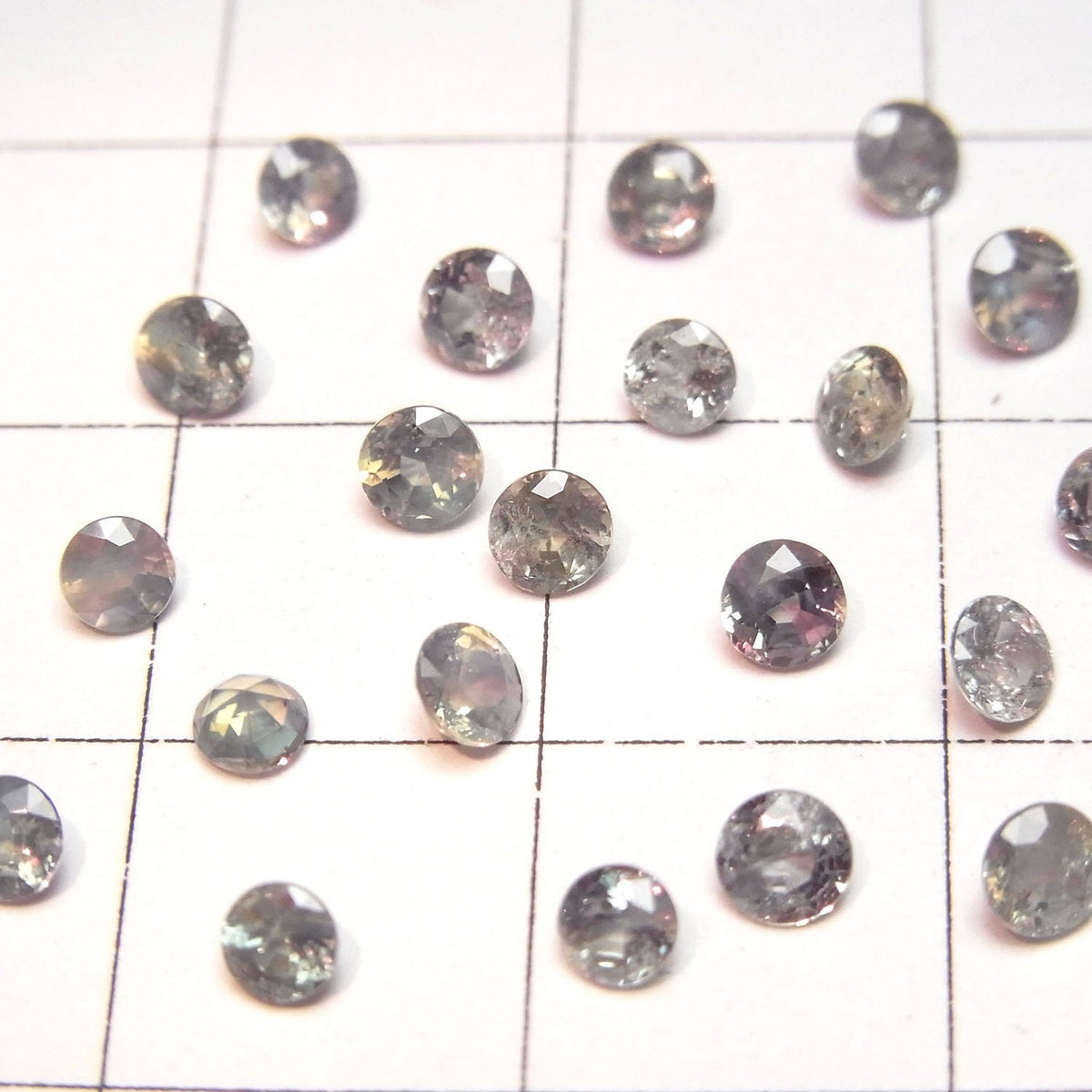 Alexandrite de Haute Qualité AAA Pierre Libre Ronde Facettée 3x3mm 1pc