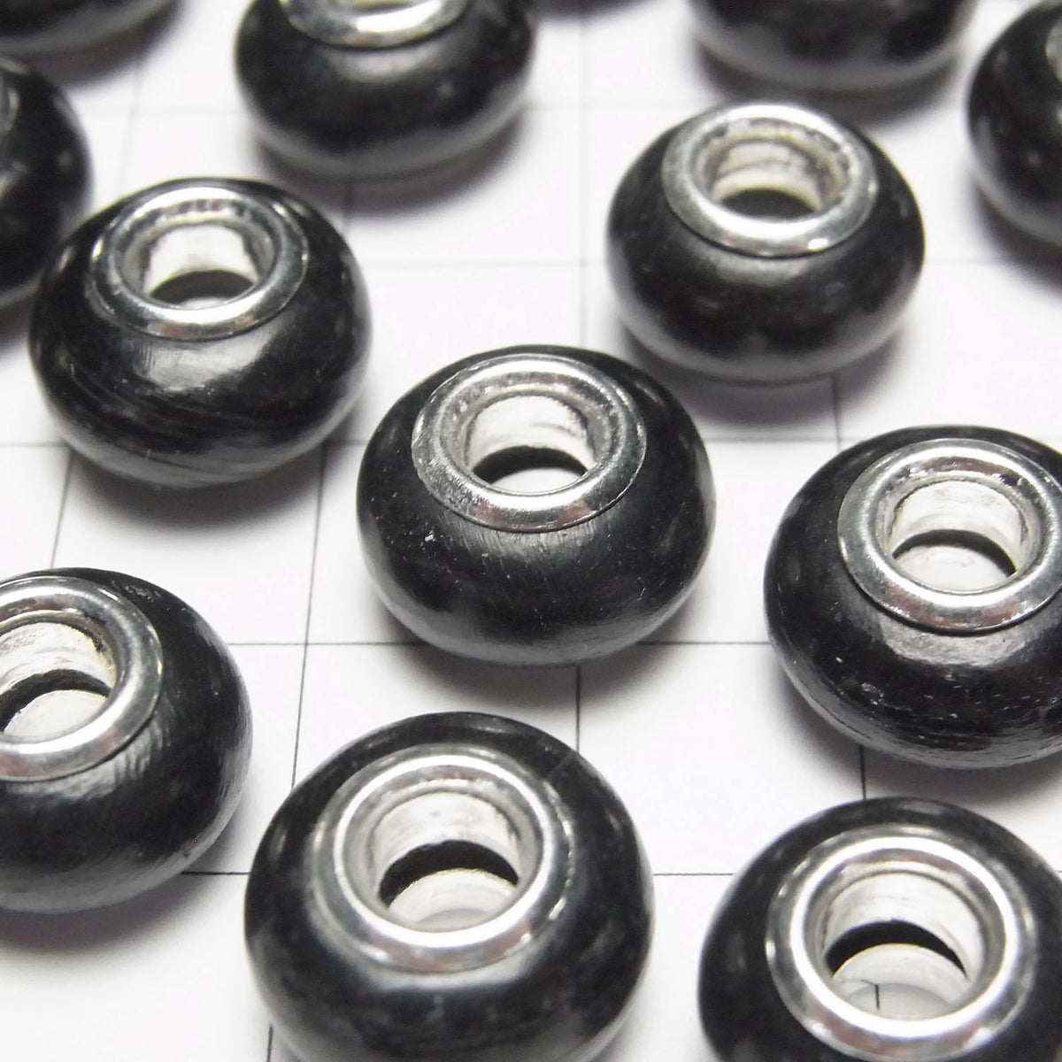 水牛角扁珠 14mm [5mm 孔] 黑色 5個