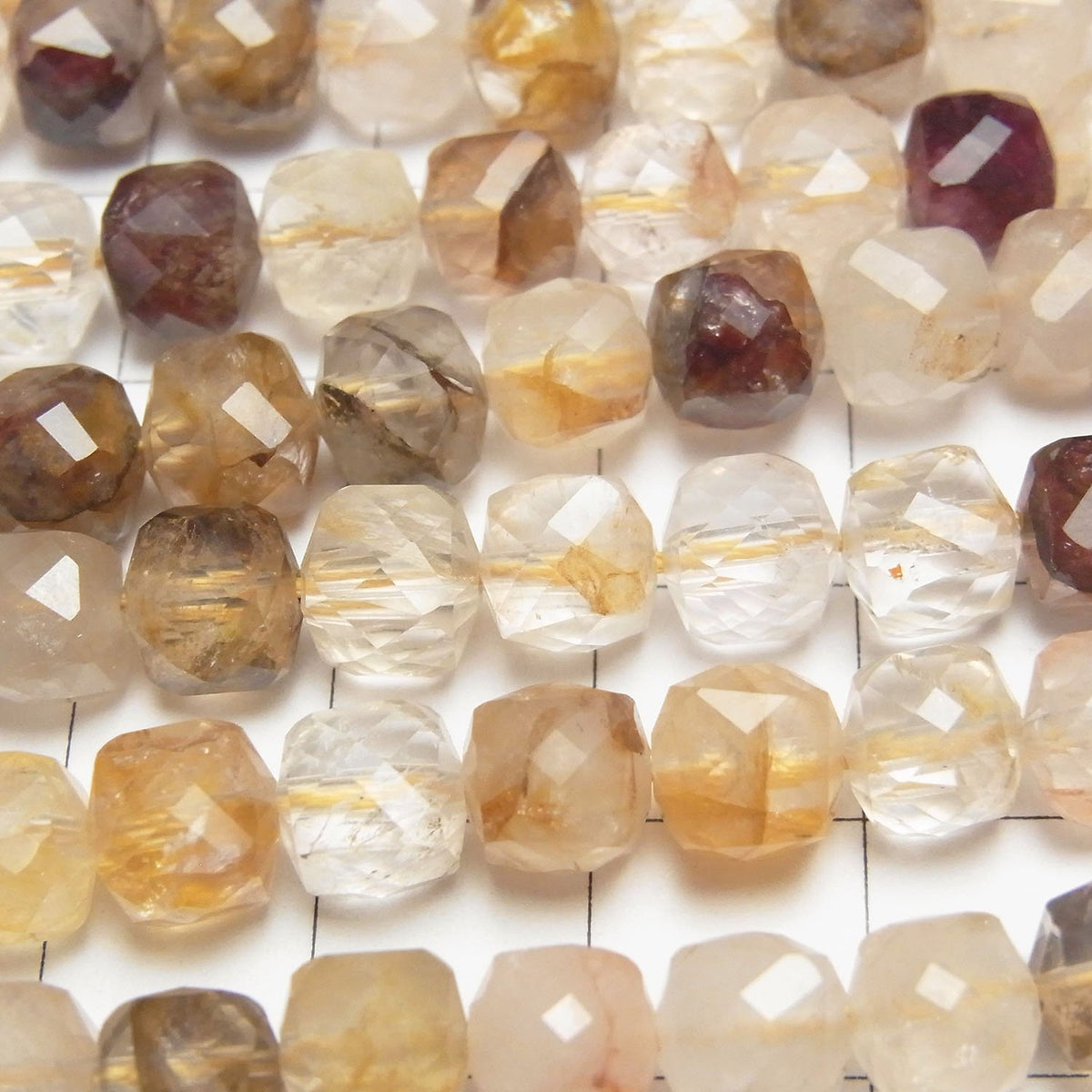 Haute qualité ! Perles de Quartz Hématite Jaune de forme cubique 7x7x7mm, demi-fil ou 1 fil (env. 35 cm)
