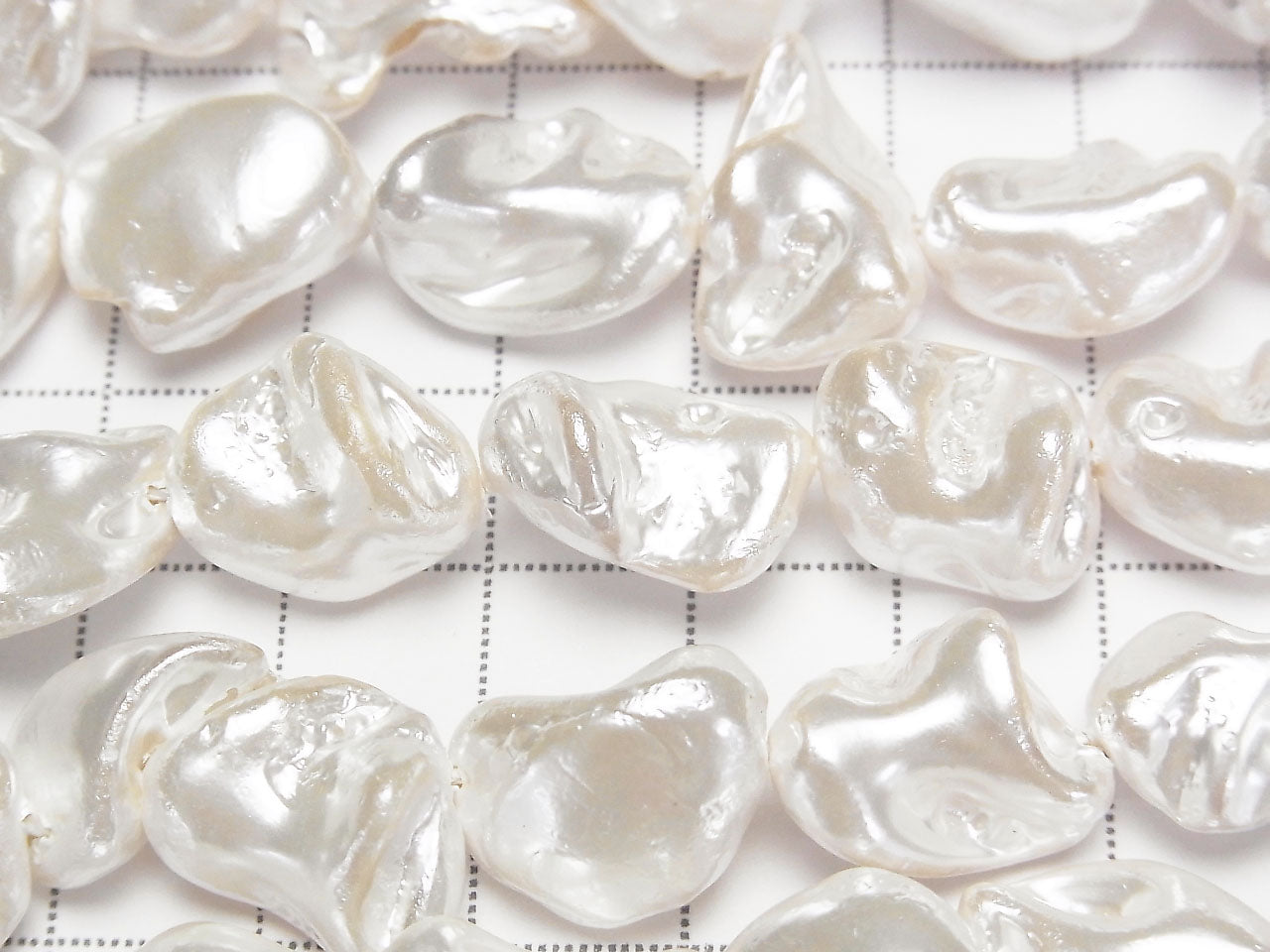 Shell Pearl White Baroque 10-18mm 1strand beads (approx. 15 inch/38 cm)