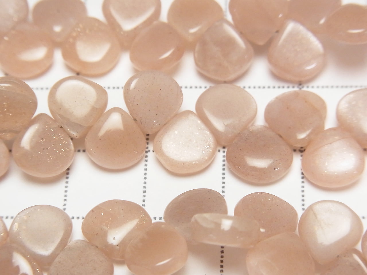 High Quality Peach Moonstone AAA- Chestnut (Smooth) half or 1strand beads (aprx.7inch / 18cm)