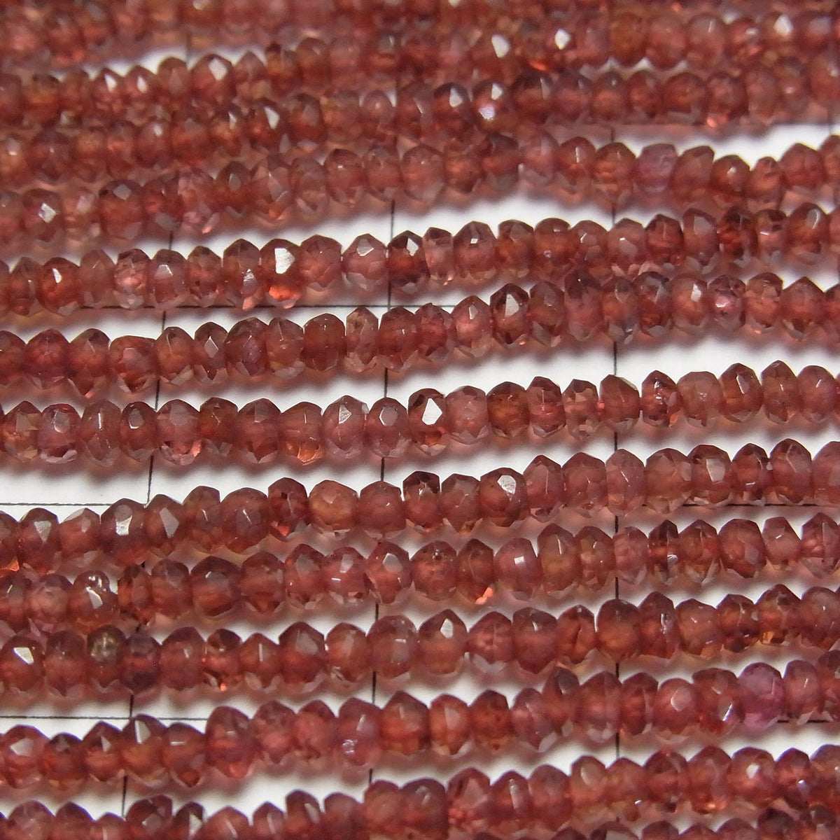 Grenat Inde AAA, facetté, bouton, rondelle, 1 rang de perles (env. 34 cm)
