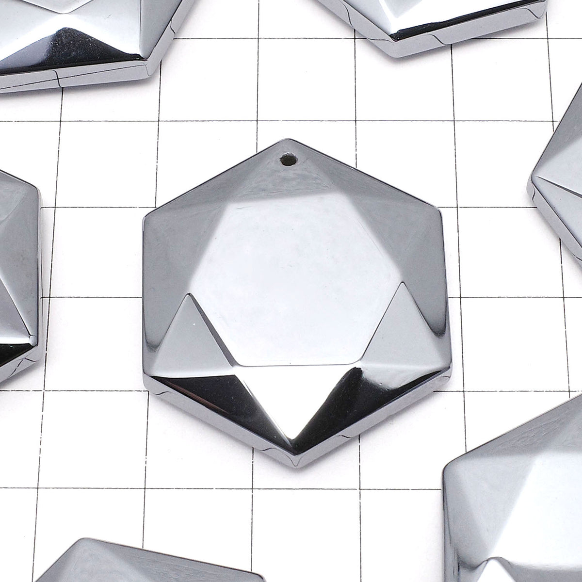 Terahertz Hexagram 35x31mm 1Stück