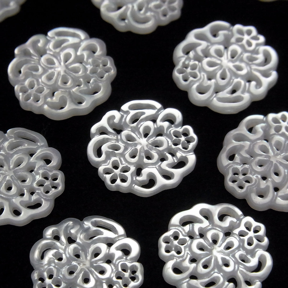1 個 2.79 美元！高品質白色貝殼浮水印硬幣 14x14x1.5mm 1 個