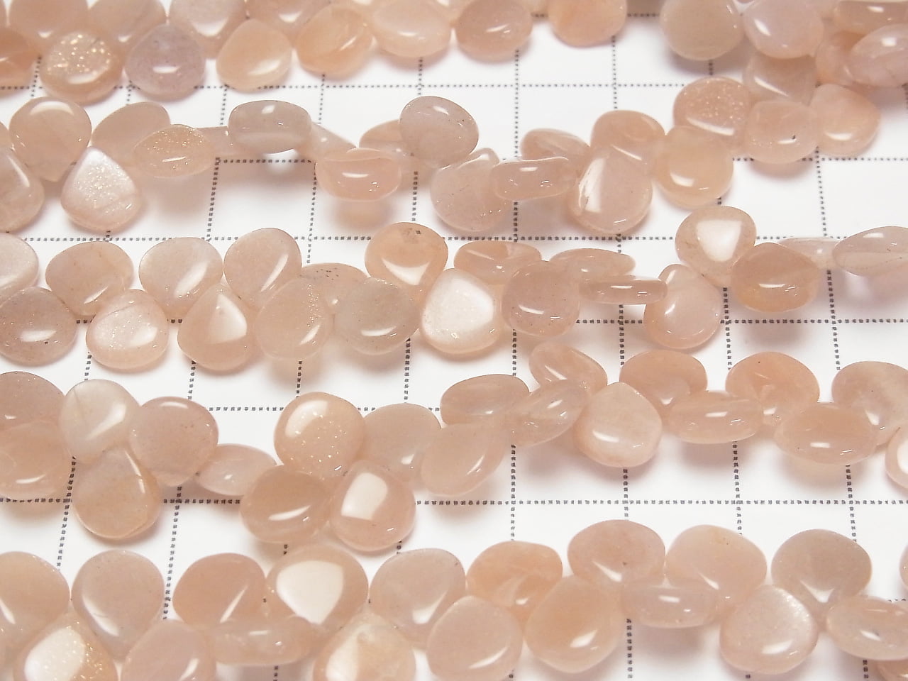 High Quality Peach Moonstone AAA- Chestnut (Smooth) half or 1strand beads (aprx.7inch / 18cm)