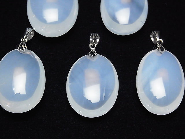 High Quality Moonlight Quartz AAA 'Oval Pendant Silver925 1pc