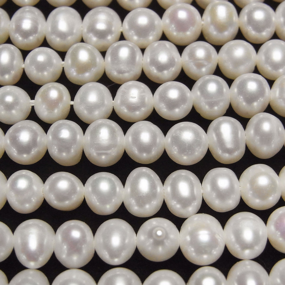 Perles d'eau douce AA+ forme patate 6-7mm blanches (env. 14 pouces/34 cm) un fil