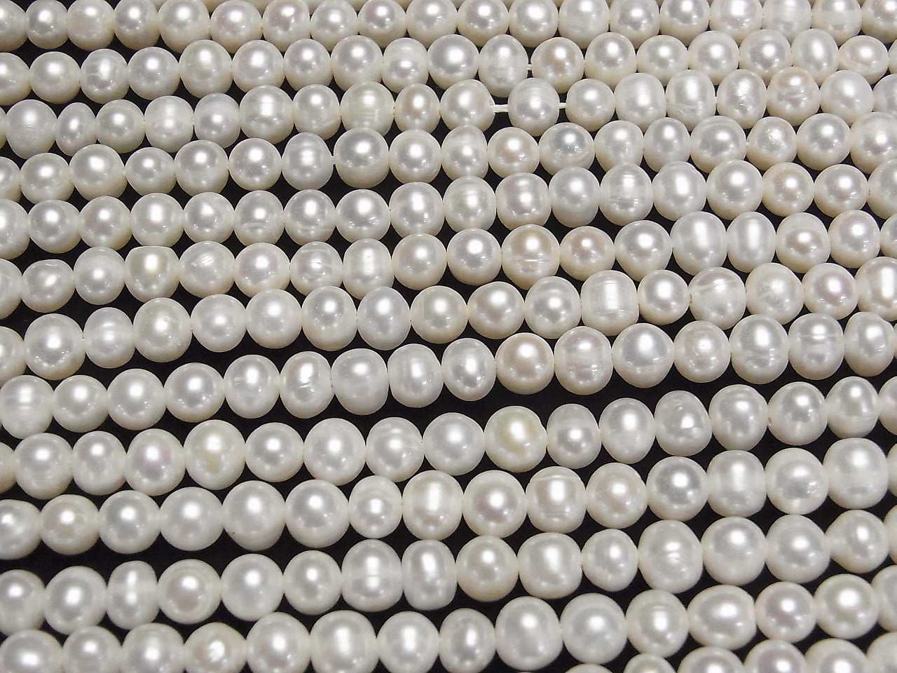淡水珍珠 AA+ 馬鈴薯形 6-7mm 白色 [1mm 孔] 1串珠子 (約14英吋/34公分)