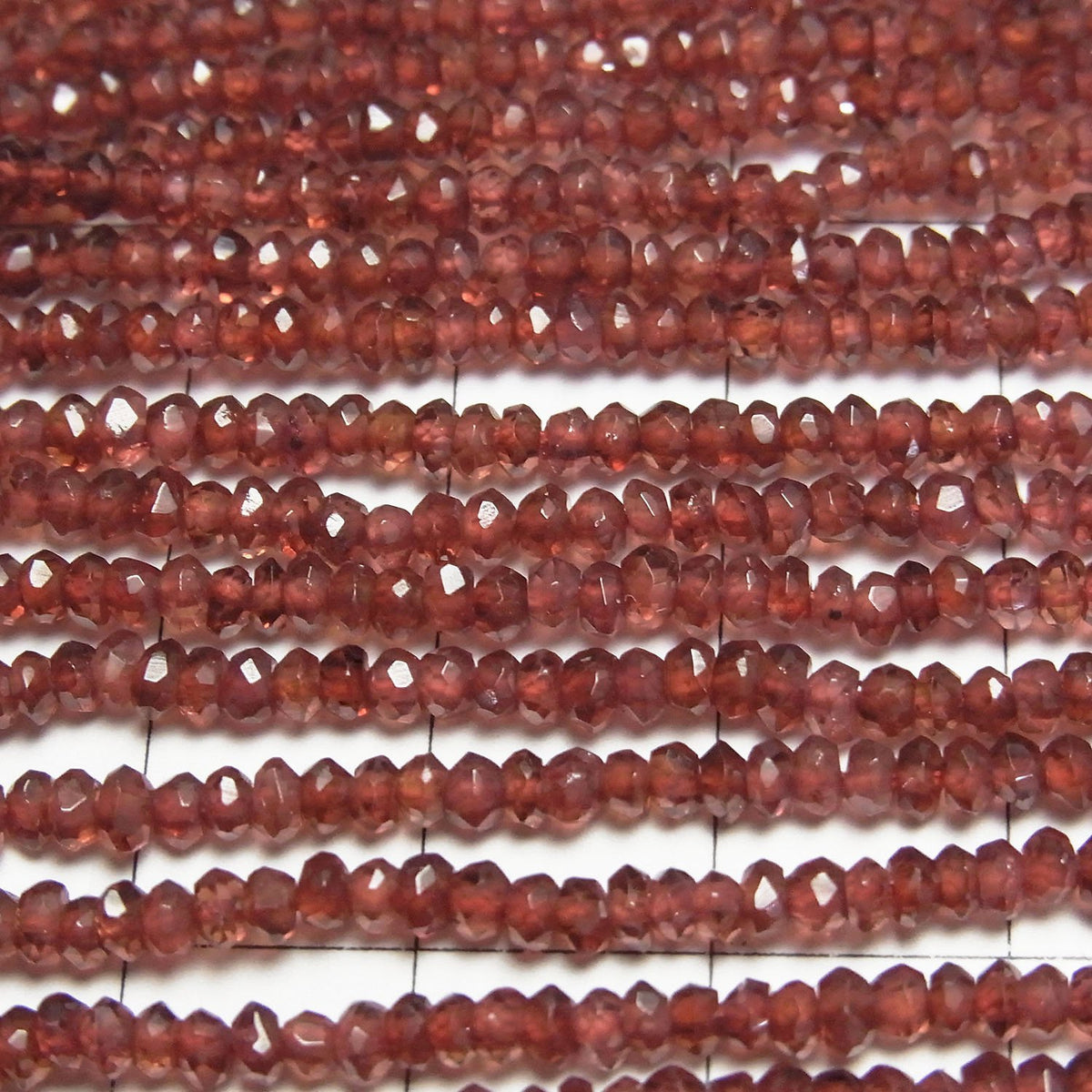 Grenat Inde AAA, facetté, bouton, rondelle, 1 rang de perles (env. 34 cm)