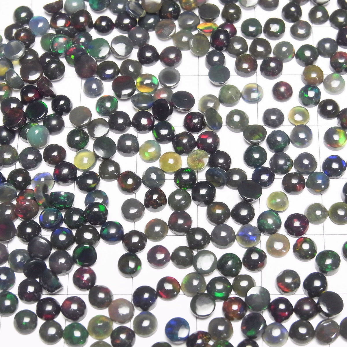 高品質黑色歐泊 AAA 圓形凸圓面 4x4mm 5顆