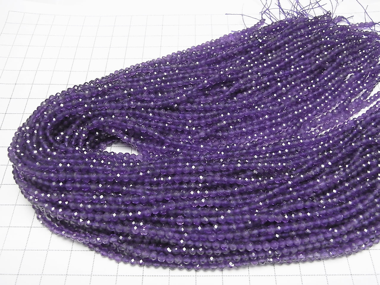 Haute qualité ! 1 fil 9,79 $ ! Améthyste AAA ronde à 32 facettes 3 mm, 1 fil de perles (env. 15 pouces/37 cm)