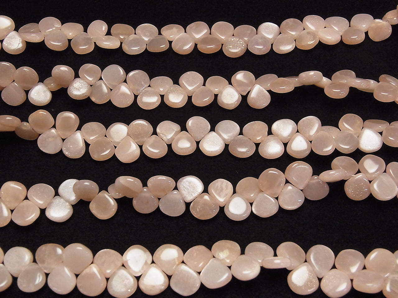 High Quality Peach Moonstone AAA- Chestnut (Smooth) half or 1strand beads (aprx.7inch / 18cm)