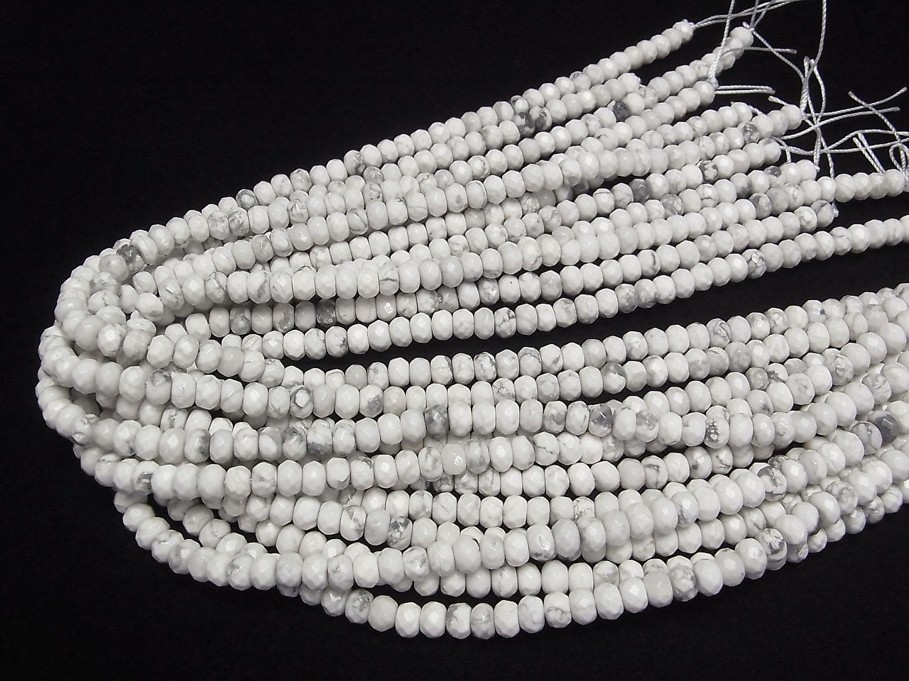 1strand $9.79! Howlite Magnesite Faceted Button Rondelle 6x6x4mm 1strand beads (aprx.15inch/37cm)