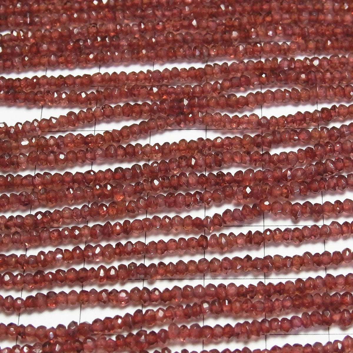 Grenat Inde AAA, facetté, bouton, rondelle, 1 rang de perles (env. 34 cm)