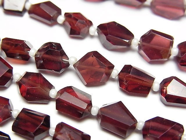 [Video]High Quality Mozambique Garnet AAA- Faceted Nugget 1strand beads (aprx.6inch/16cm)