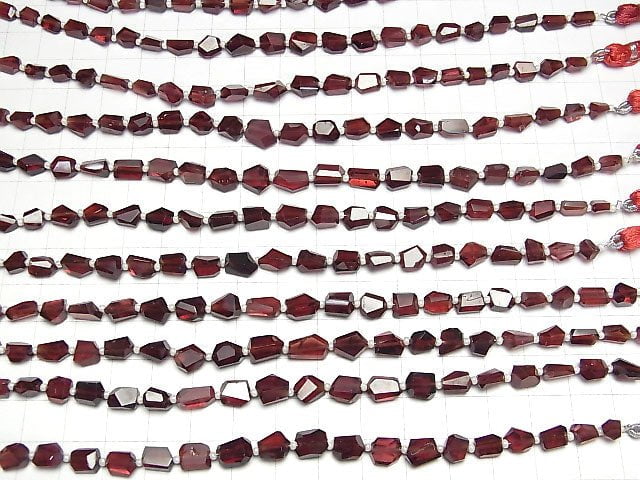 [Video]High Quality Mozambique Garnet AAA- Faceted Nugget 1strand beads (aprx.6inch/16cm)