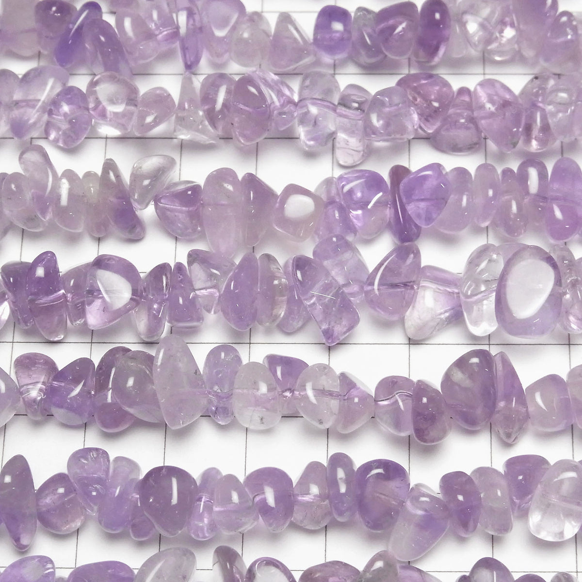 Pépites d'améthyste lavande (petites) 1 fil de perles (environ 84 cm)