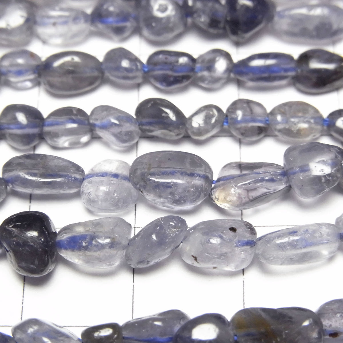 Cordiérite petites pépites 1 fil de perles (environ 14 pouces/35 cm)