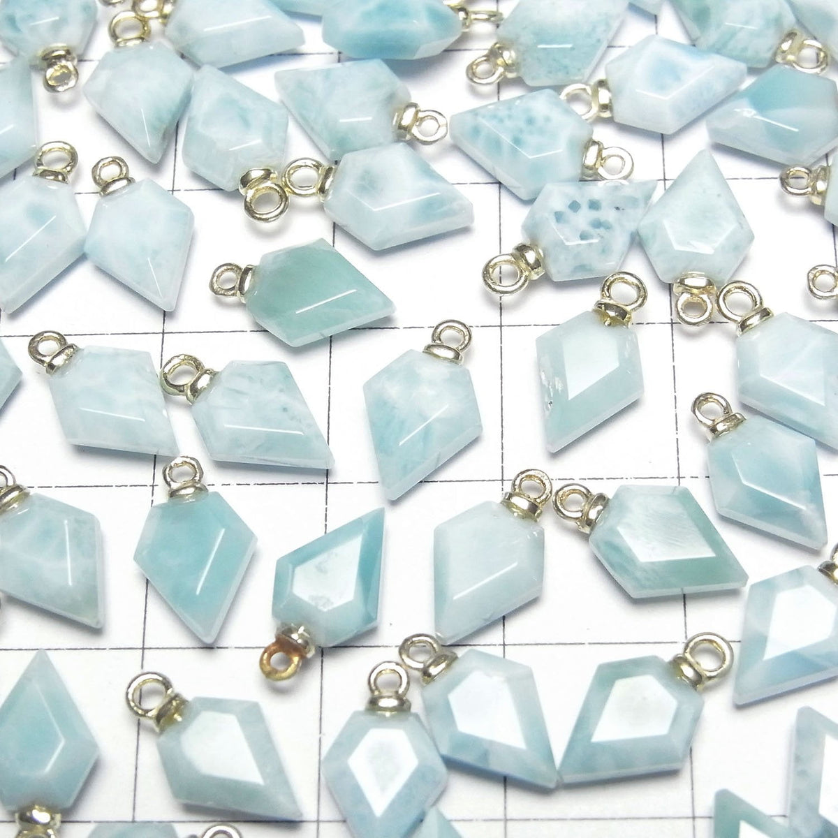 Flèches Larimar Pectolite Tête 9x7mm Breloque 2pcs