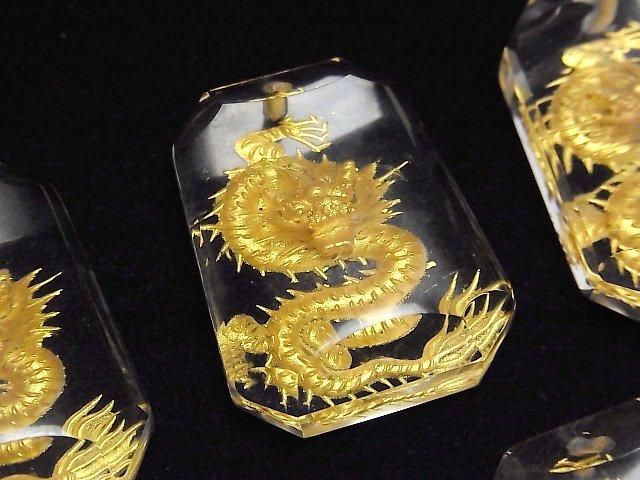 黃金！龍（四神獸）雕刻！AAA級不規則長方形水晶 35毫米 1顆