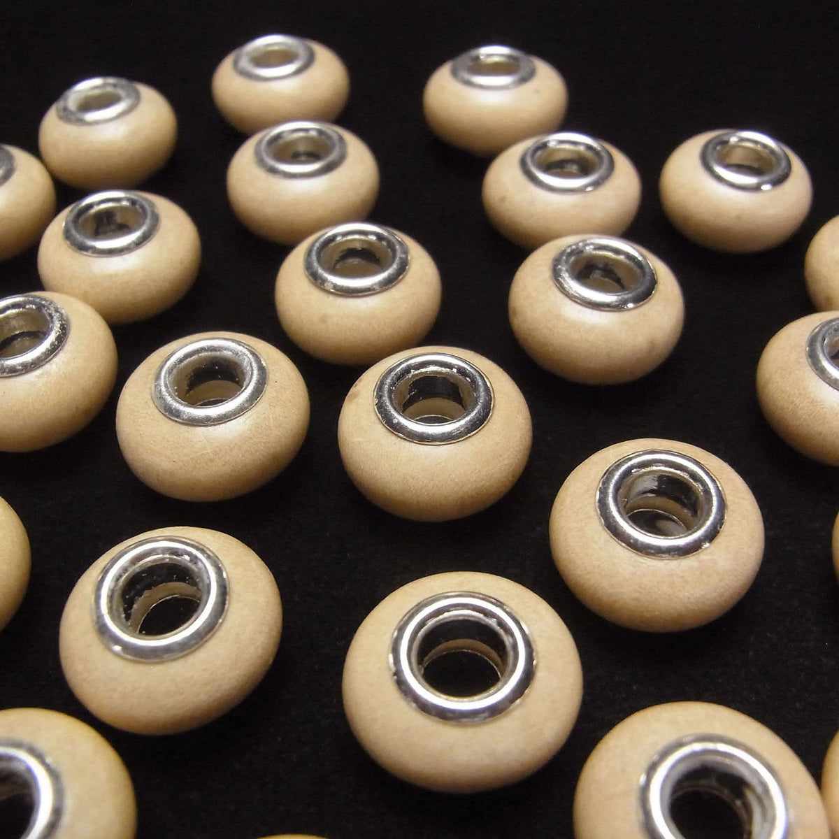 Perles Rondelles en Bois Blanc 13 mm [trou 5 mm] 5 pièces 2,79 $ !