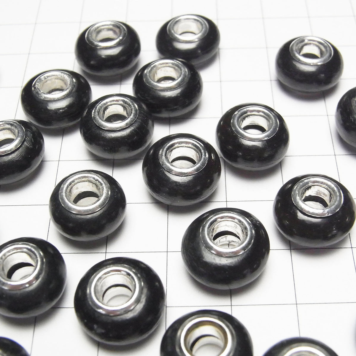 水牛角扁珠 14mm [5mm 孔] 黑色 5個