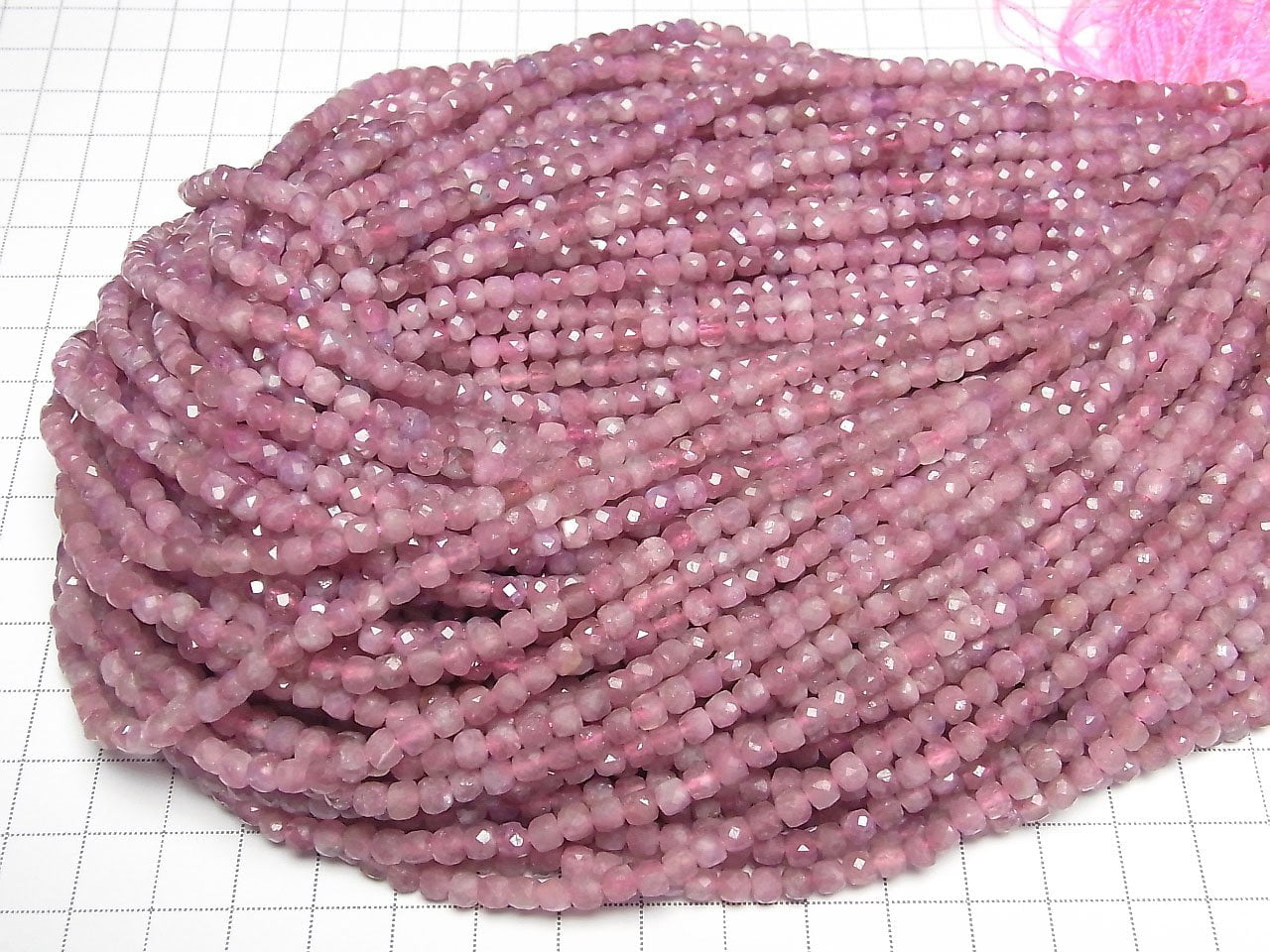 Haute qualité ! Tourmaline rose AA++ forme cube 4x4x4mm, un demi ou un rang de perles (environ 15 pouces/38 cm)