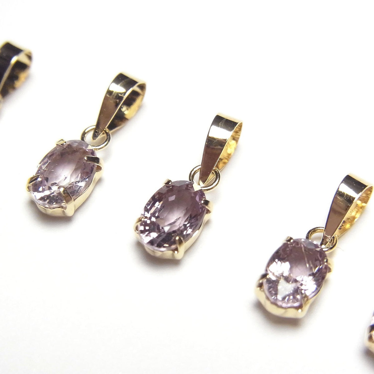 [Japon] Pendentif Spinelle Violet AAA Ovale Facetté 6x4mm de Haute Qualité [Or Jaune 18K] 1pc
