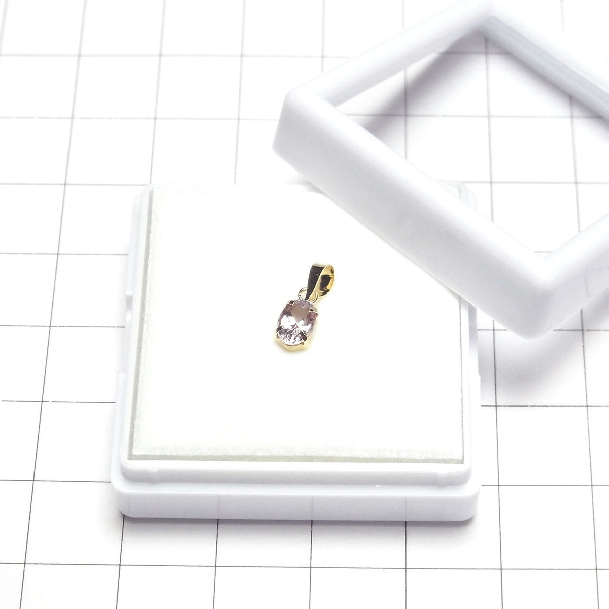[Japon] Pendentif Spinelle Violet AAA Ovale Facetté 6x4mm de Haute Qualité [Or Jaune 18K] 1pc
