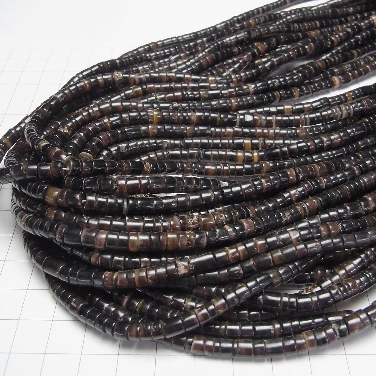 Pen Shell Rondelle (Heishi) 5x5x1.5mm Black 1strand beads (approx. 24 inches/59 cm)