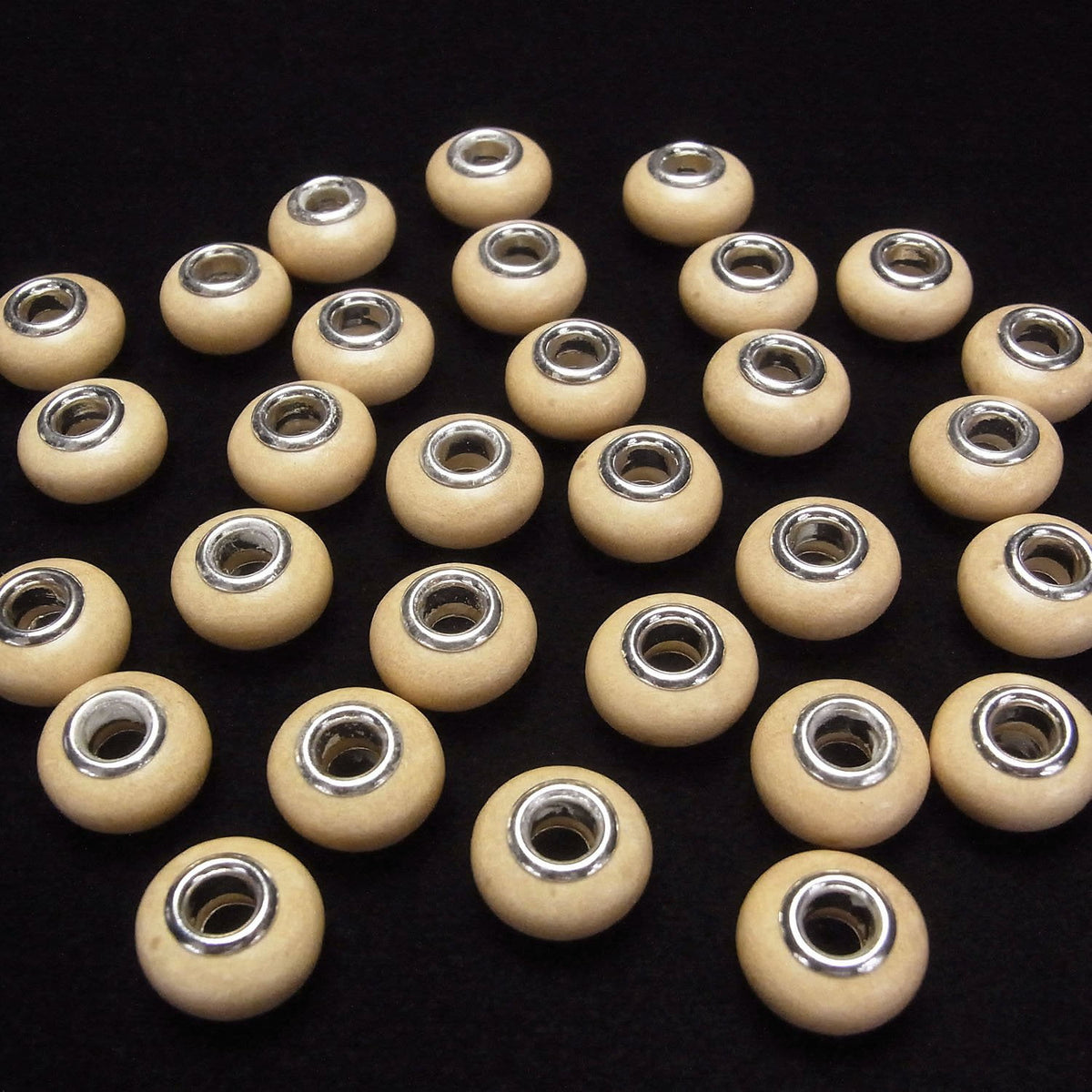 Perles Rondelles en Bois Blanc 13 mm [trou 5 mm] 5 pièces 2,79 $ !