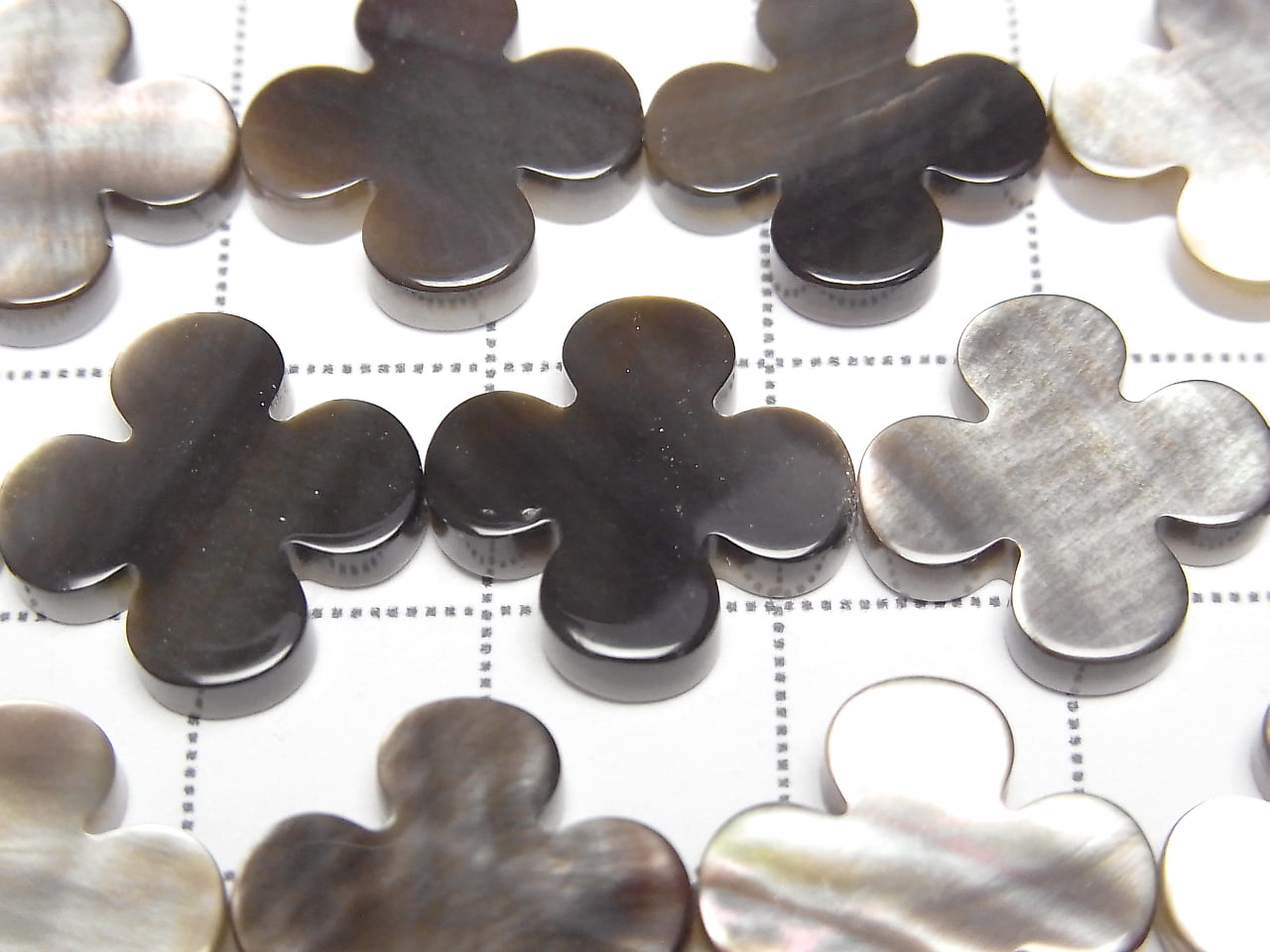 [Video] Black Shell AAA Flower Motif 15x15x3mm 1/4 or 1strand beads (aprx.15inch/38cm)
