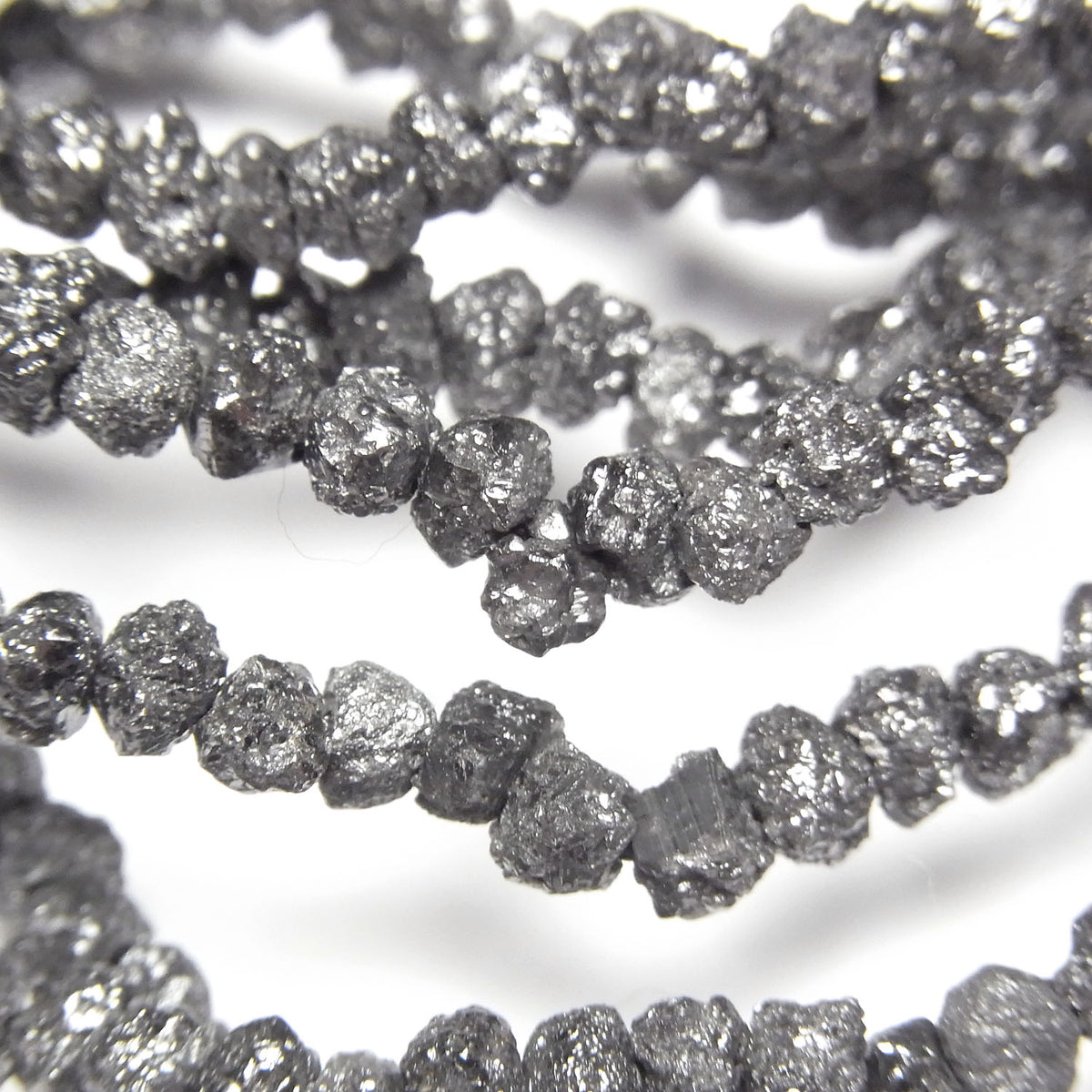 [1mm Loch] Schwarzer Diamant Rohstein Nugget Armband