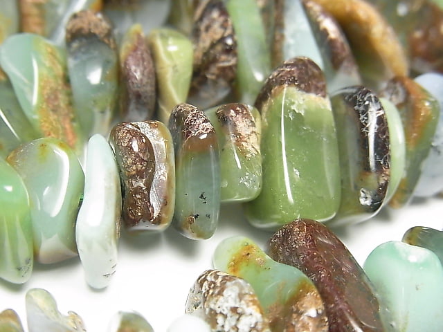 [Video] Chrysoprase AA Chips (Small Nugget) 1strand beads (aprx.15inch / 38cm) with host rock