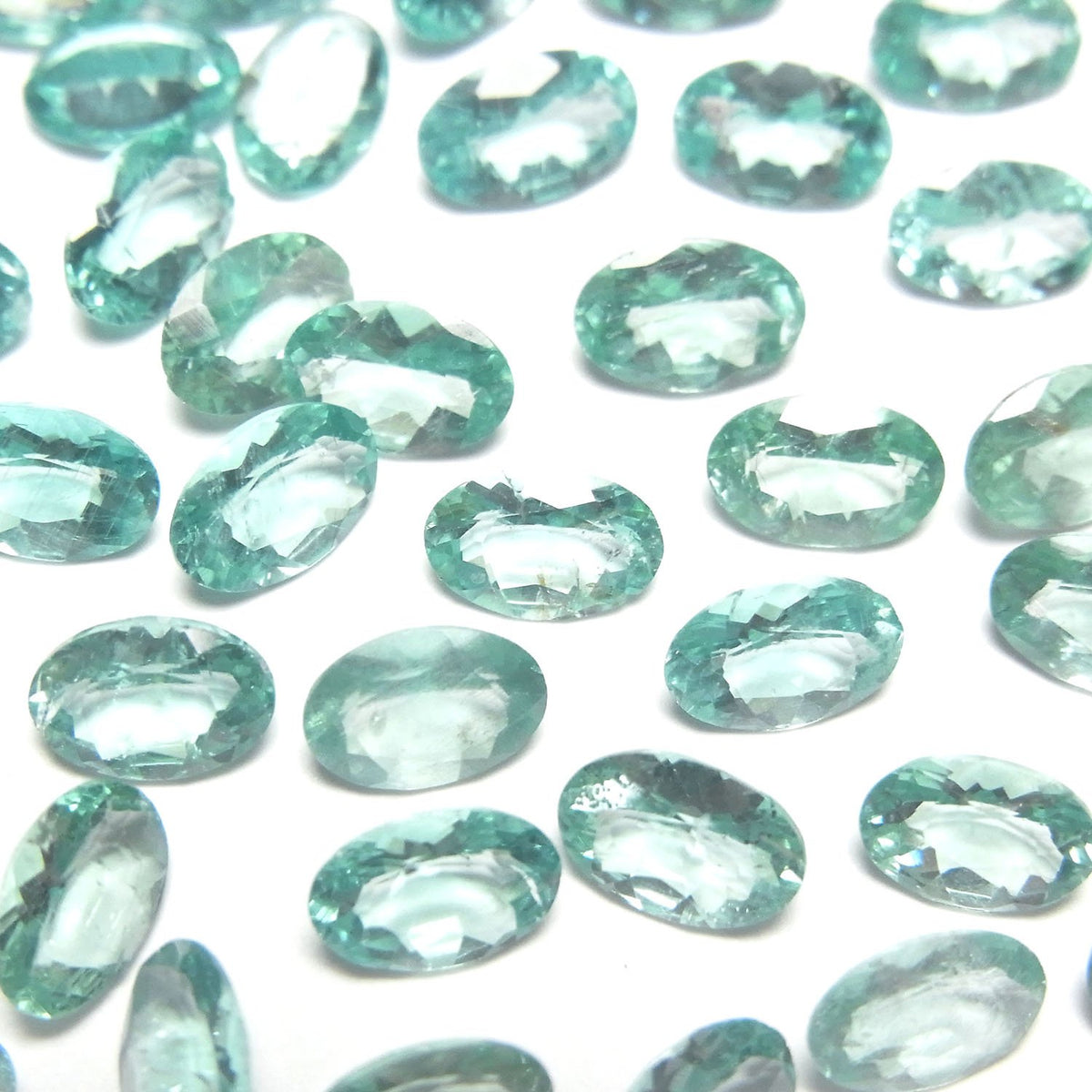 Apatite Bleu Vert de Haute Qualité AAA Ovale Facetté Desserré 6x4mm 2pcs