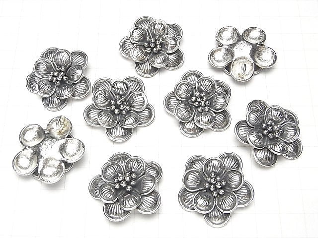 Karen Silver Flower Charm 30x30mm 1pc