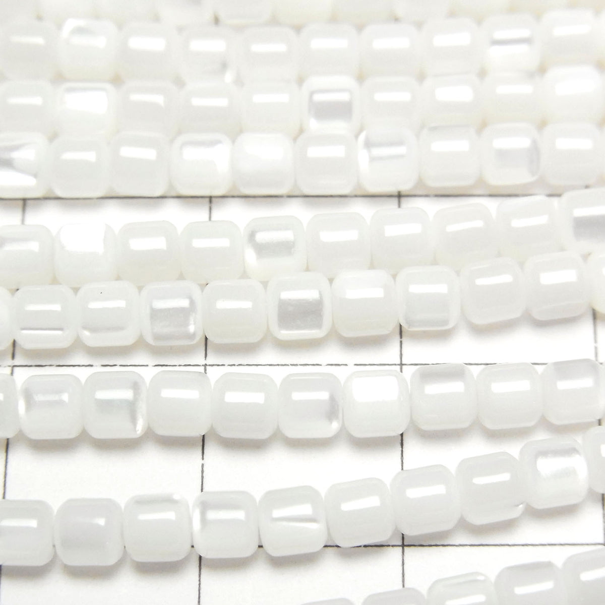 珍珠母貝 MOP 白色管珠 3x3x3mm 1串 (約15英吋/38公分)
