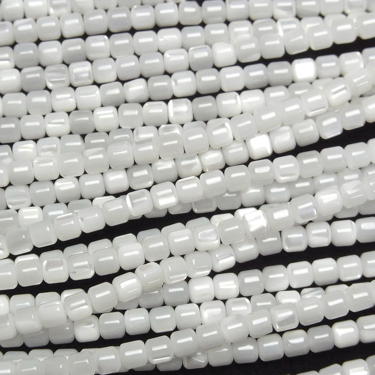 珍珠母貝 MOP 白色管珠 3x3x3mm 1串 (約15英吋/38公分)