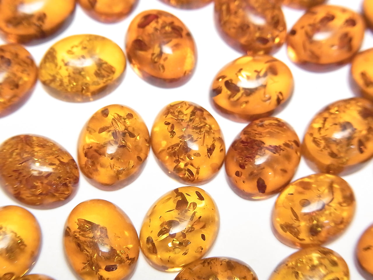 Rissiges Baltisches Bernstein Oval Cabochon 10x8mm 3Stück