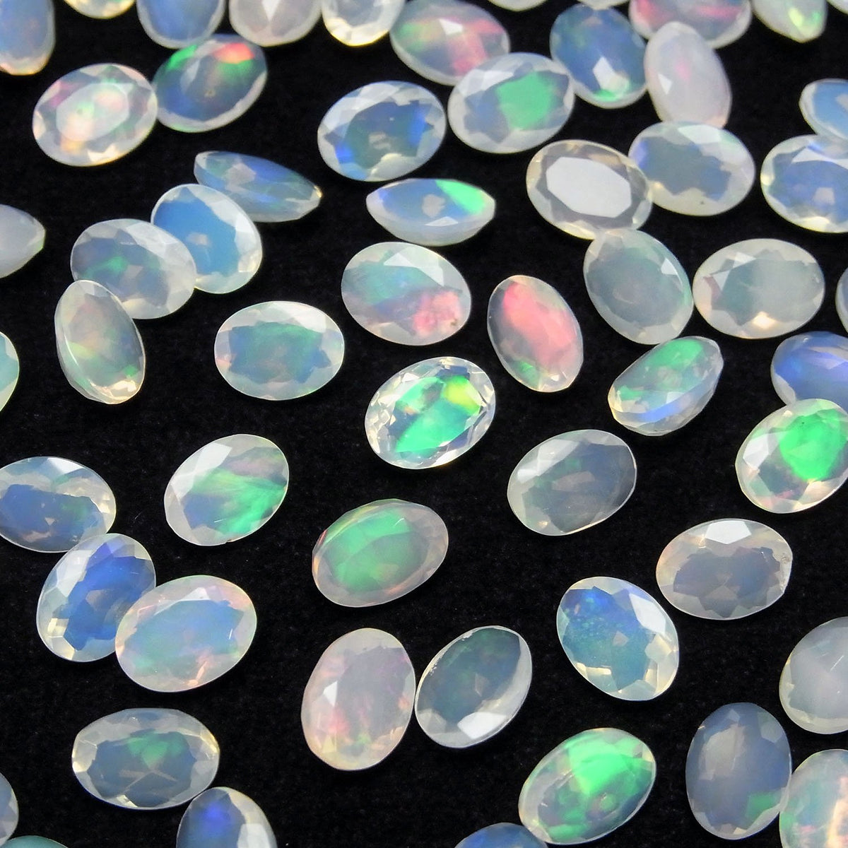 Hohe Qualität Äthiopischer Opal AAA oval facettiert 8 x 6 mm 5 Stück 34,99 $!
