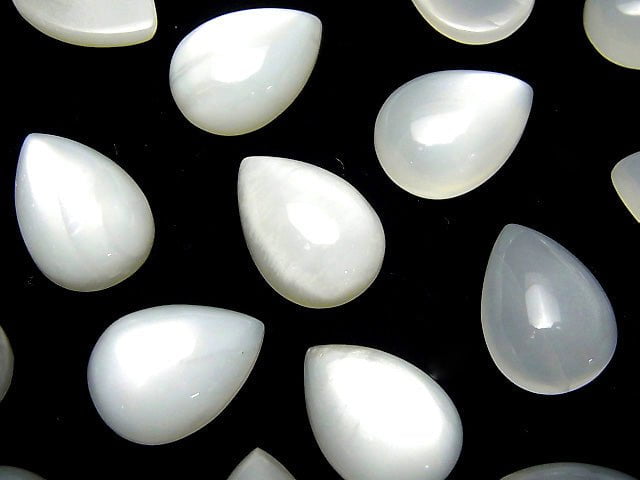 [Video] White Moonstone AAA Pear shape Cabochon 18x13mm 1pc