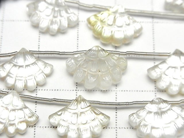 [Video] White Shell x Crystal AAA Carved Fan Shape 1strand (4pcs)