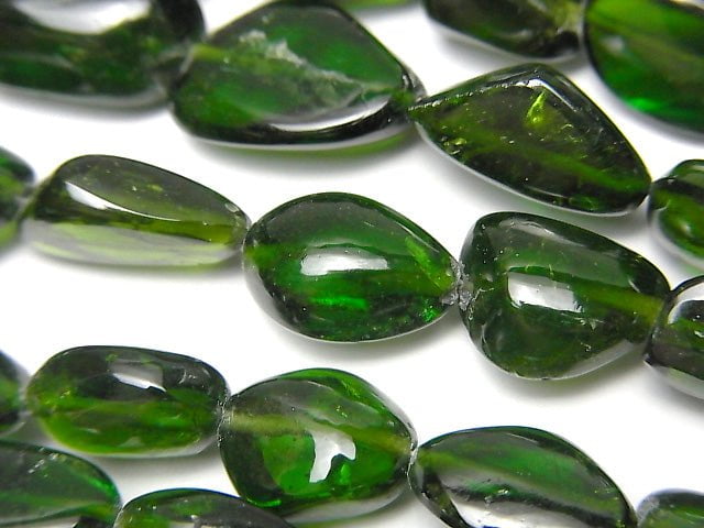 [Video] High Quality Chrome Diopside AAA- AAA- Flat Nugget half or 1strand beads (aprx.17 inch / 42 cm)