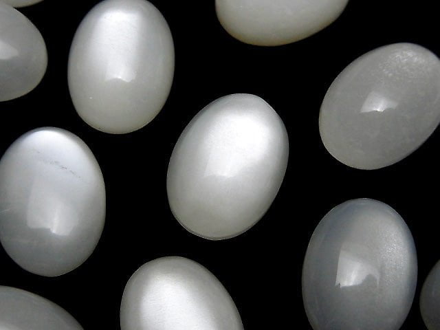 [Video] White Moonstone AAA Oval Cabochon 18x13mm 1pc