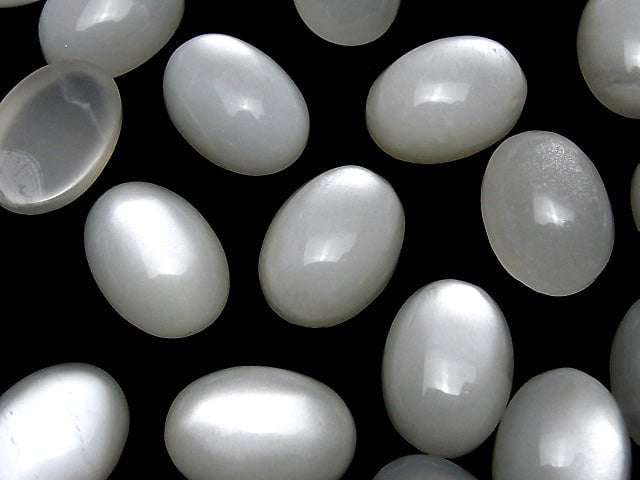 [Video] White Moonstone AAA Oval Cabochon 18x13mm 1pc