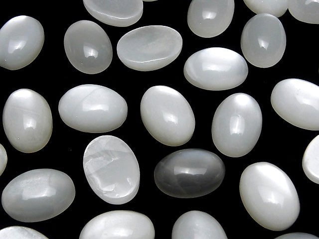 [Video] White Moonstone AAA Oval Cabochon 18x13mm 1pc